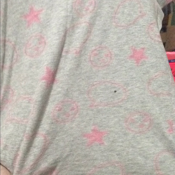 Grey Ellen Degeneres Gap Kids tshirt - Picture 5 of 5